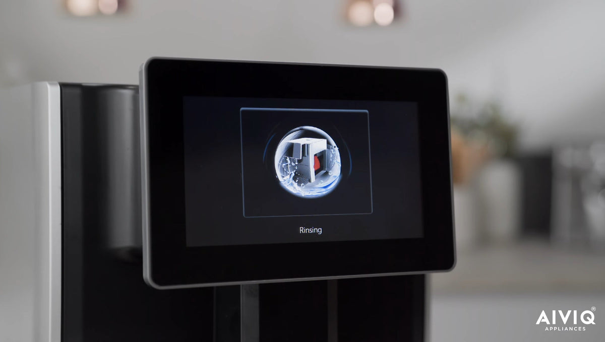 AIVIQ AEM-101S Kaffeevollautomat auf einer hellen Arbeitsplatte