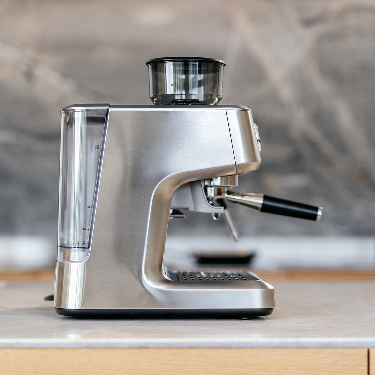 Aspire Advanced: von der Seite: der Wassertank hinten