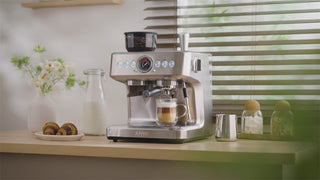 So bereitest du einen Latte zu
