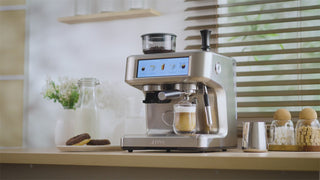 So bereitest du einen Latte zu